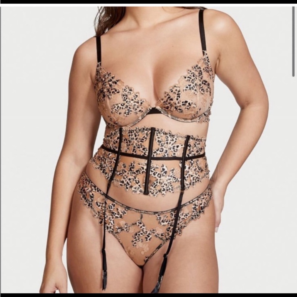 Victoria’s Secret VERY SEXY Floral Embroidered Bra, Waist Cincher & Thong Set